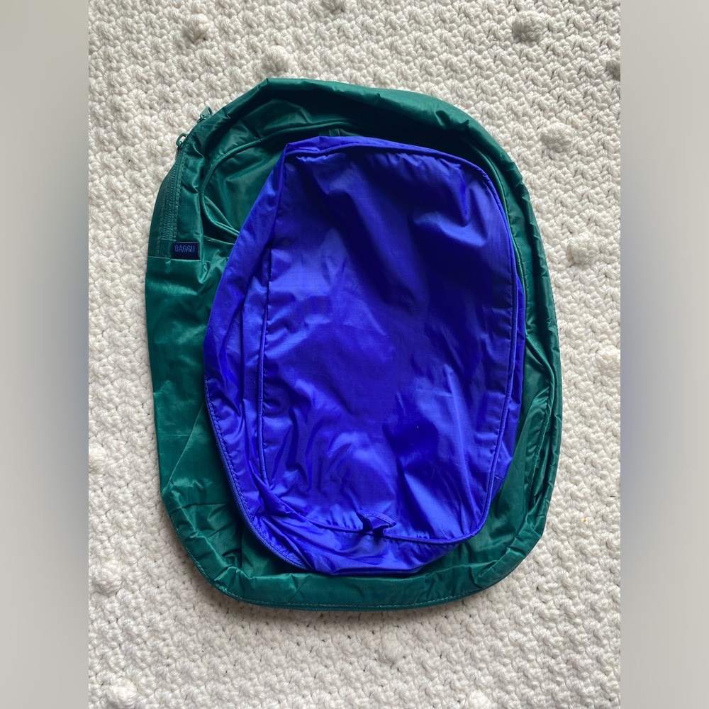 baggu packing cubes in lake